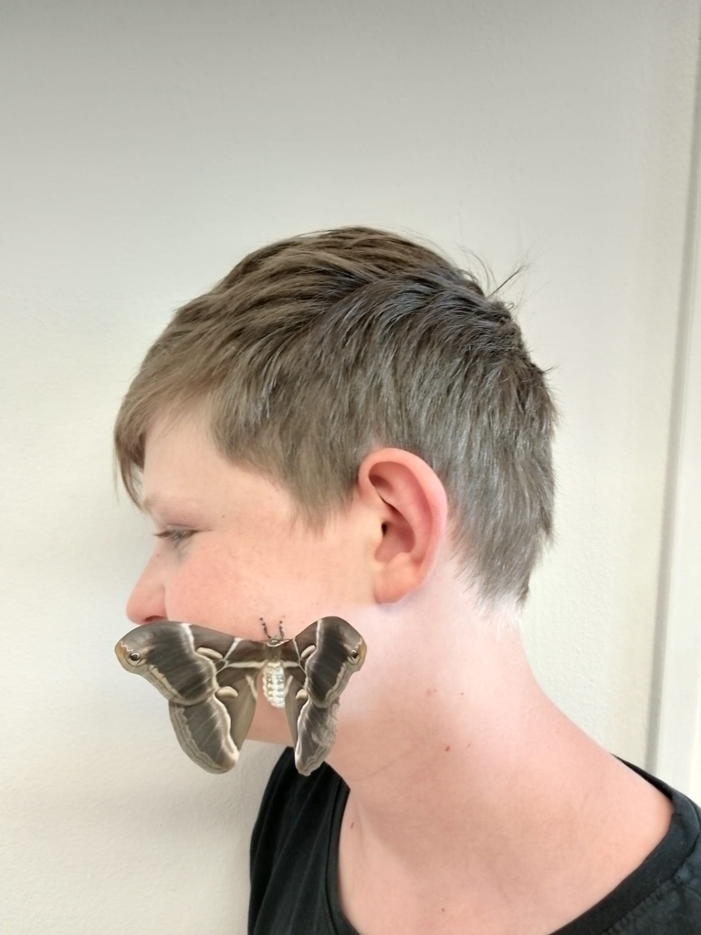 portrét s motýlem  (18).jpeg
