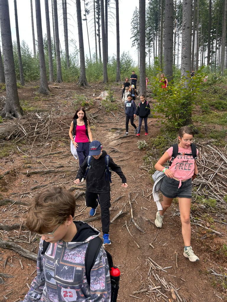 CESTA Z MĚSTA 02 ÚTERÝ (12).jpeg