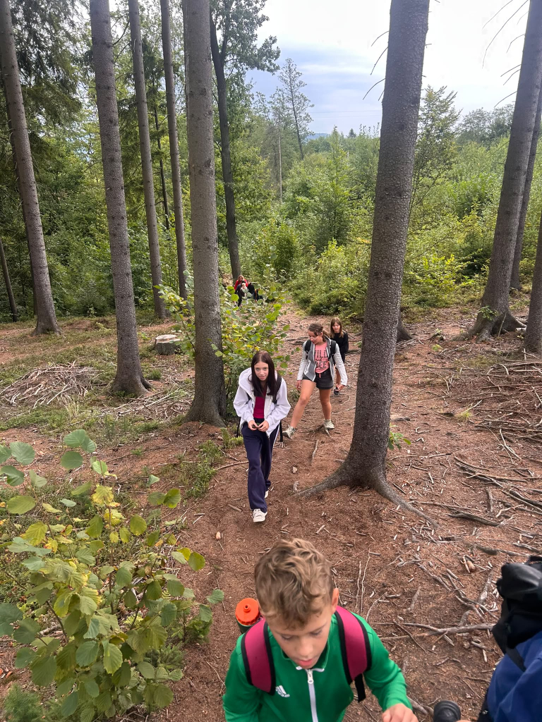 CESTA Z MĚSTA 02 ÚTERÝ (51).jpeg