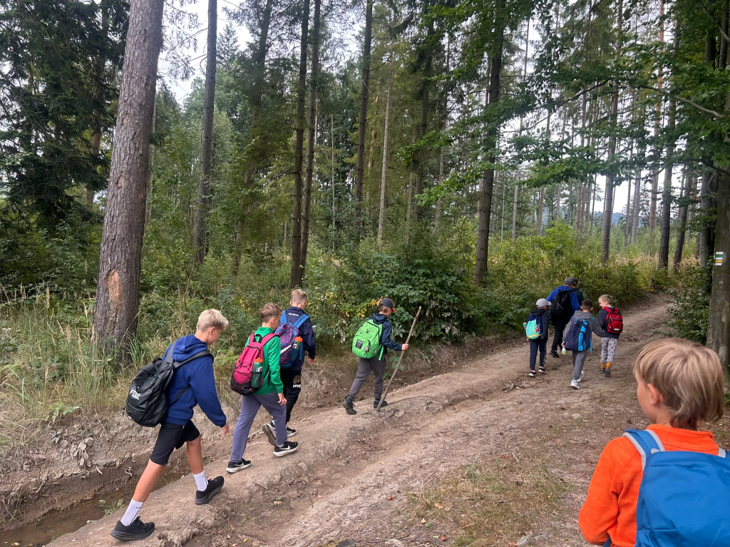 CESTA Z MĚSTA 02 ÚTERÝ (53).jpeg
