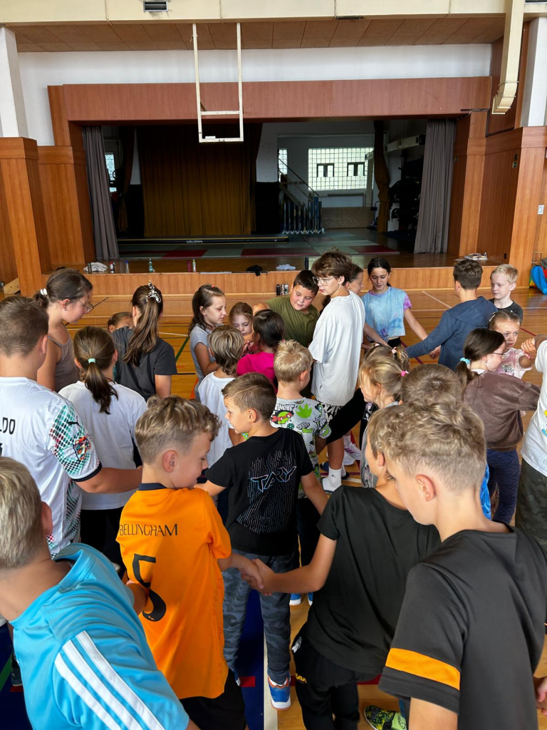 CESTA Z MĚSTA 04 ČTVRTEK (6).jpeg