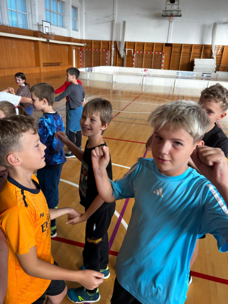 CESTA Z MĚSTA 04 ČTVRTEK (2).jpeg